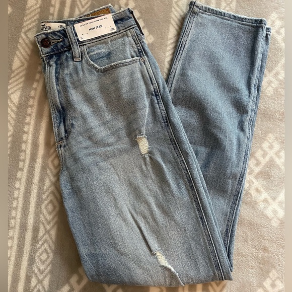 Hollister Mom Jeans - Picture 1 of 5